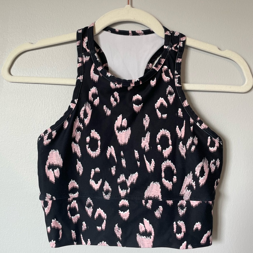 Strut This | Sports bra | One Size-Medium | Black and Pink | CYCLEBAR